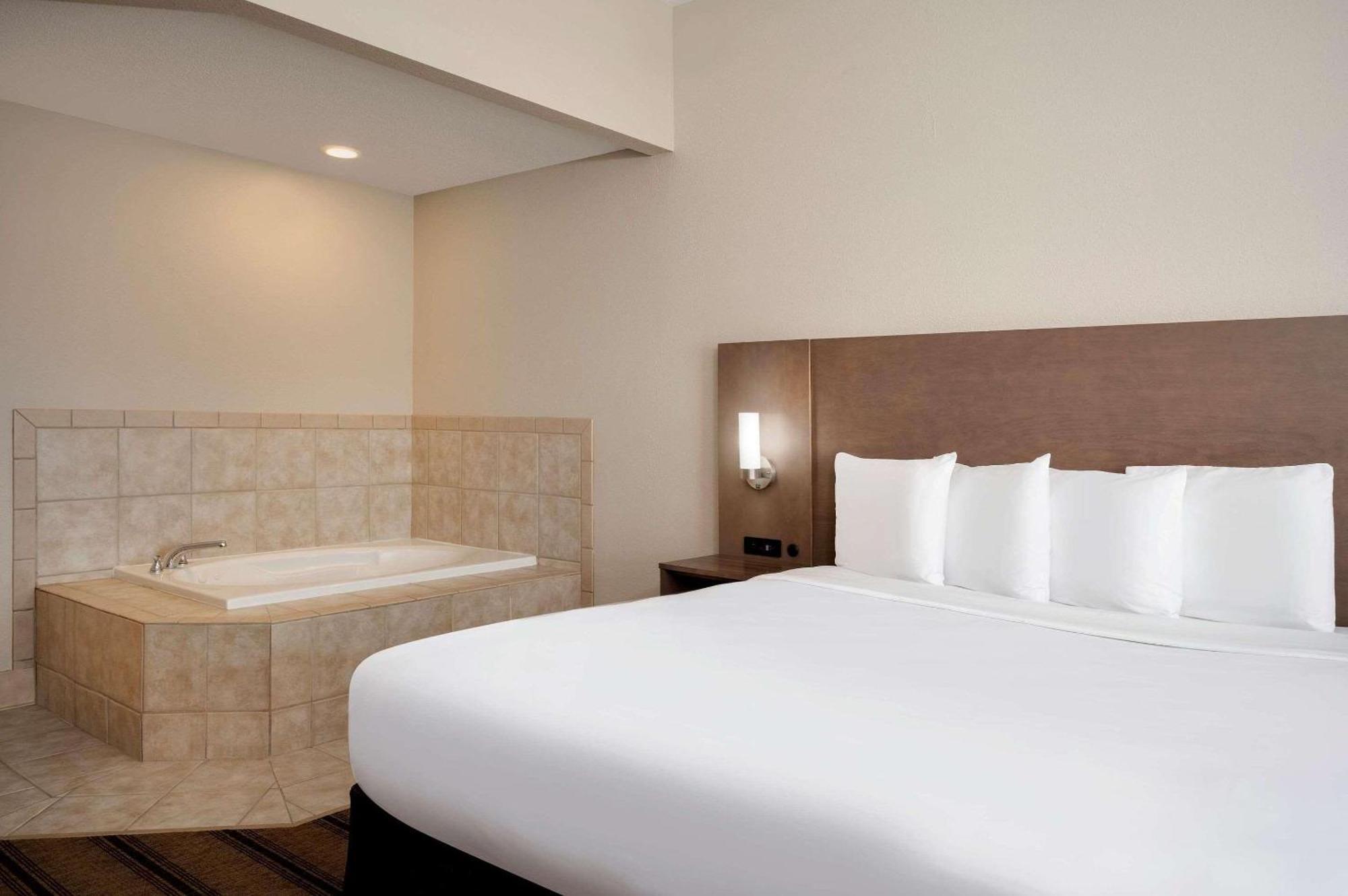 Country Inn & Suites By Radisson Albertville Near Outlet Mall Dış mekan fotoğraf