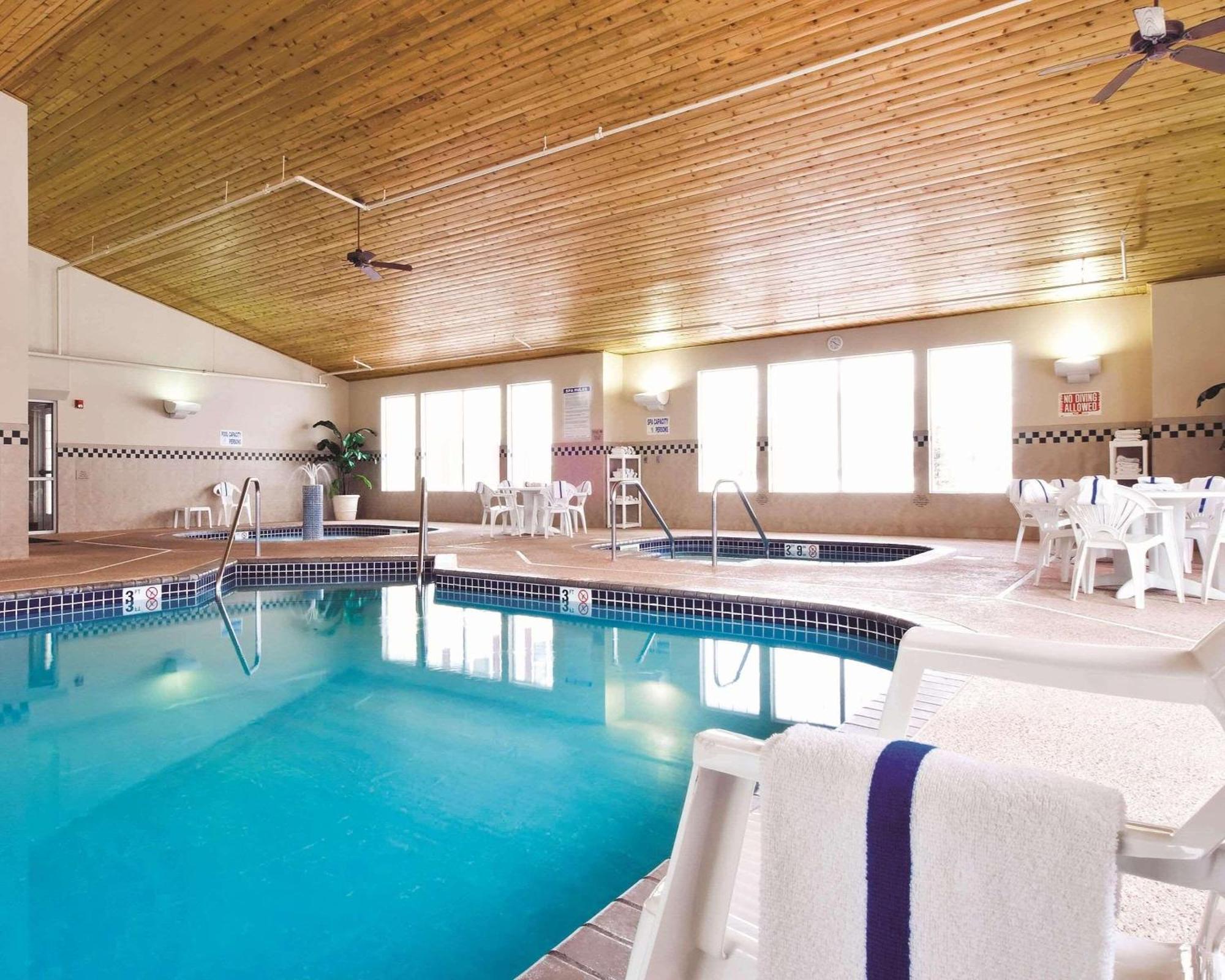 Country Inn & Suites By Radisson Albertville Near Outlet Mall Konforlar fotoğraf