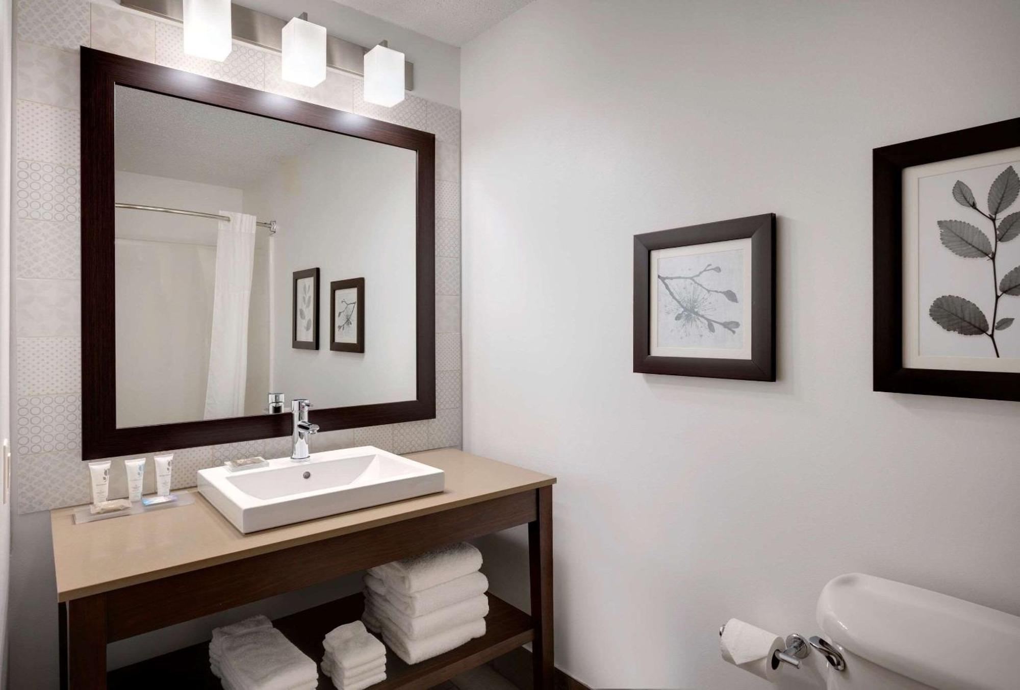 Country Inn & Suites By Radisson Albertville Near Outlet Mall Dış mekan fotoğraf